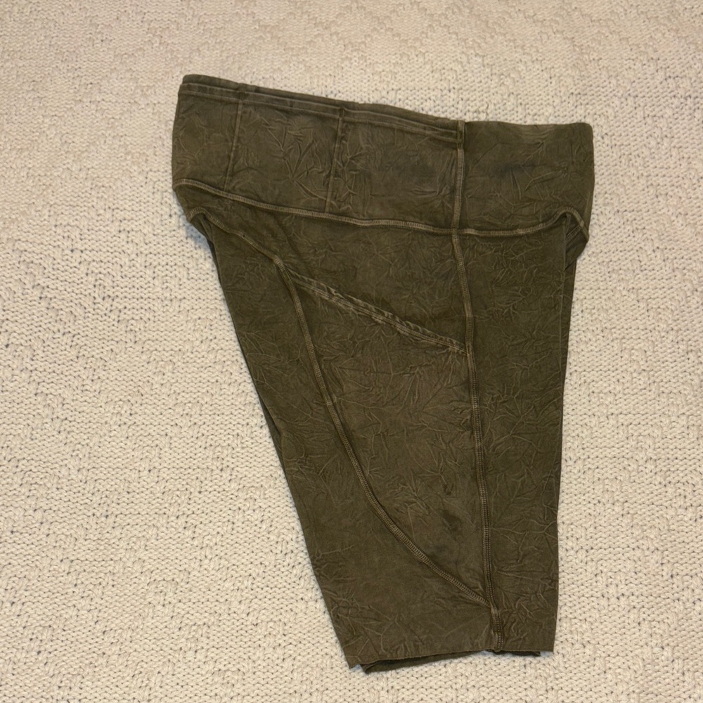 Lululemon Olive Green Women's Shorts - size 8 - Picture 8 of 10